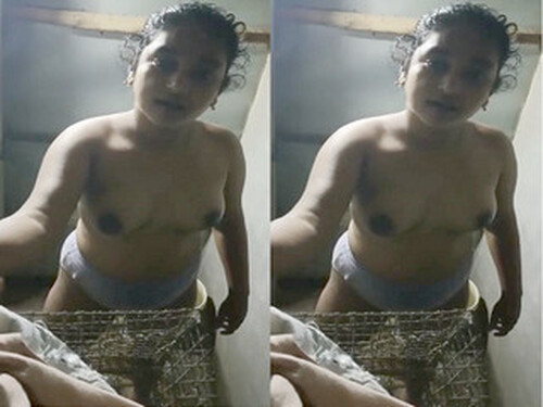 Indian Girl Striping and Shows Boobs
