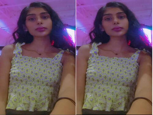 Cute Indian Mall Play With Her Pussy