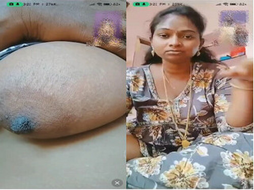 Indian Bhabhi Shows Boobs